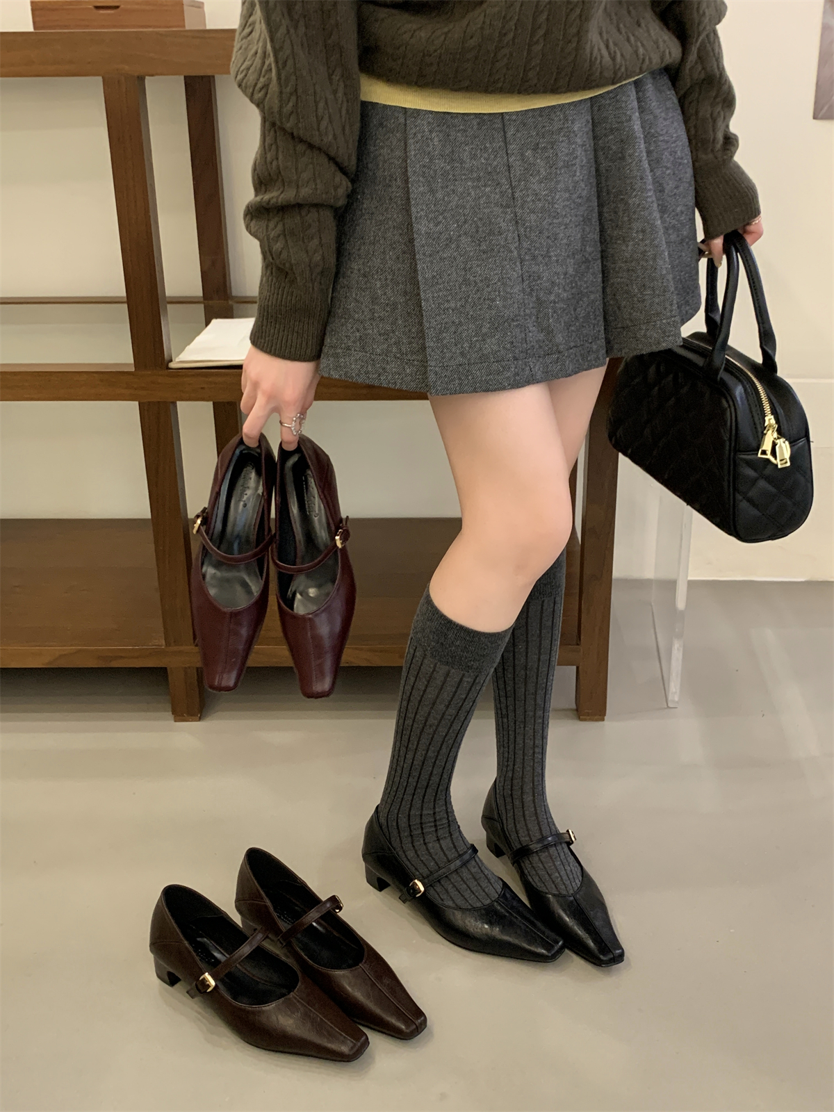 2025 Autumn New Square Toe Chunky Heel Mary Jane Shoes for Women Retro Low Heel One-Strap Dress Shoes