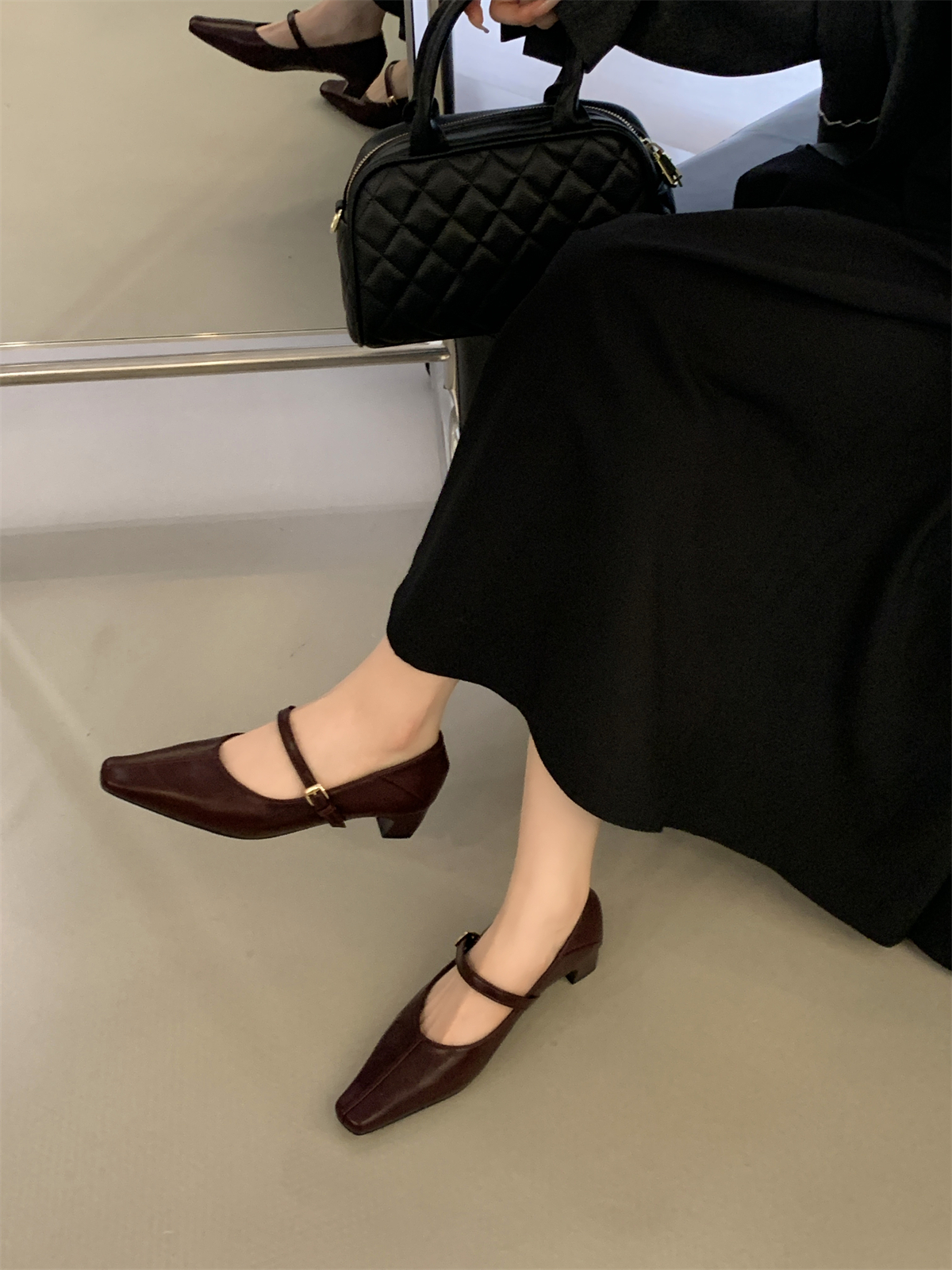2025 Autumn New Square Toe Chunky Heel Mary Jane Shoes for Women Retro Low Heel One-Strap Dress Shoes - Image 3
