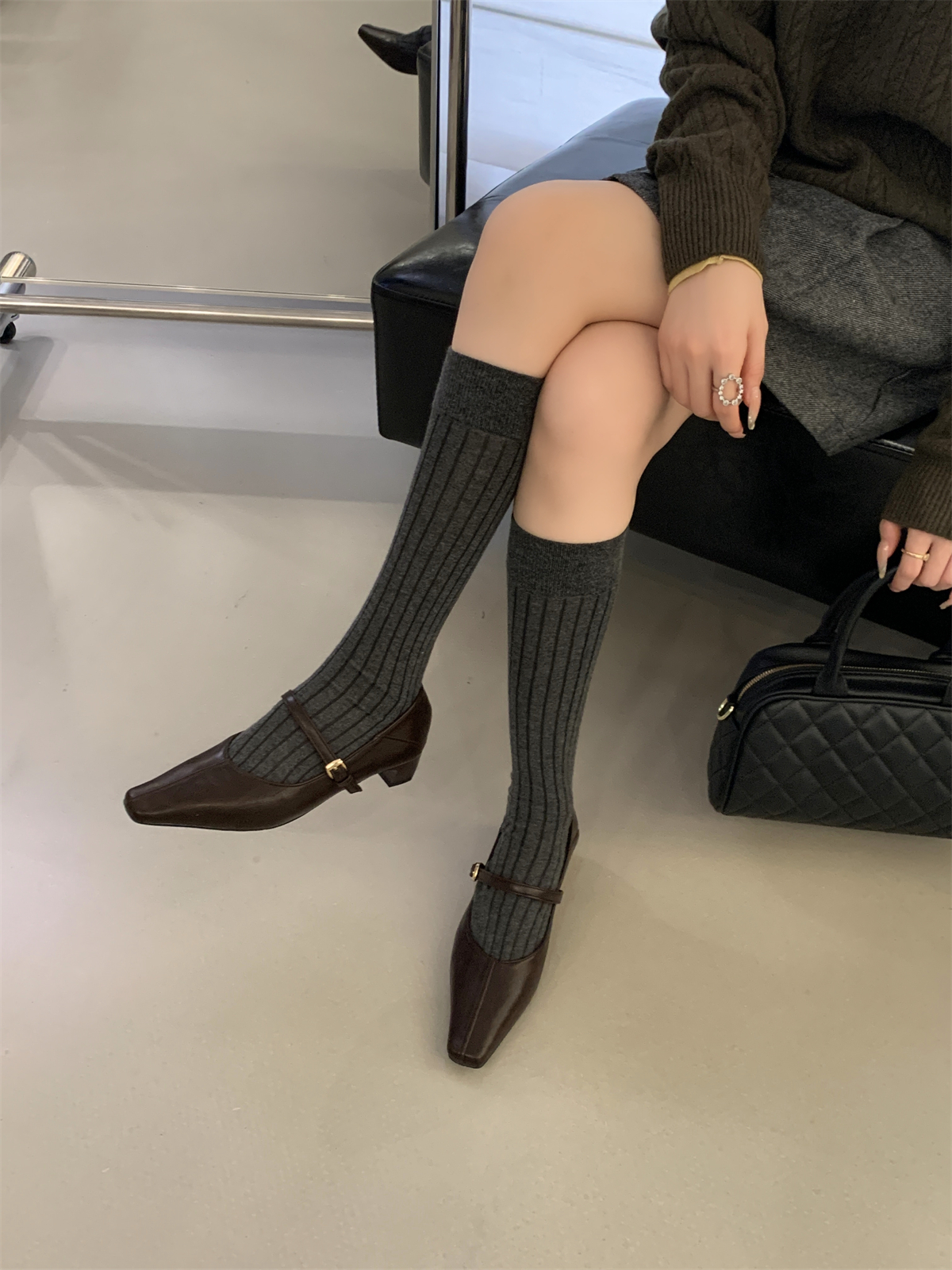 2025 Autumn New Square Toe Chunky Heel Mary Jane Shoes for Women Retro Low Heel One-Strap Dress Shoes - Image 4